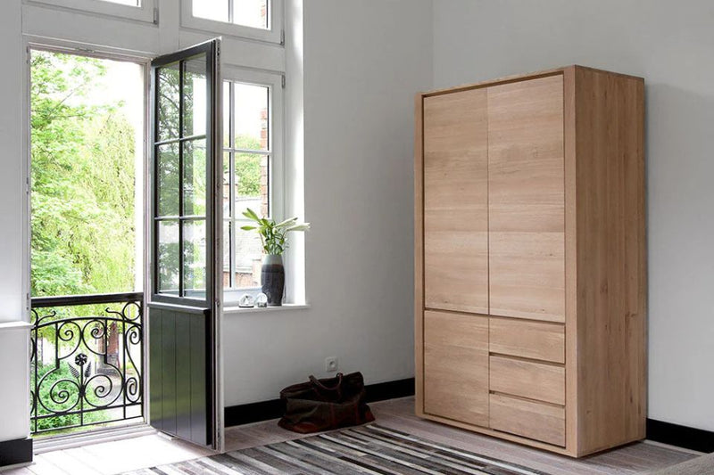 Timelessly Modern: The Versatile Beauty of Solid Oak Furniture